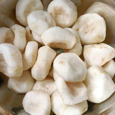 珍珠糯米丸子的家常做法，一拌一蒸、软糯鲜香颜值高