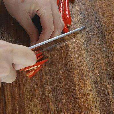 炒扁豆的家常做法，家常版扁豆炒肉的做法（为啥饭店的炒扁豆那么好吃）