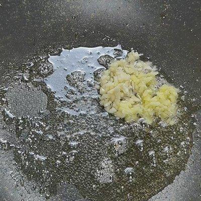 炒扁豆的家常做法，家常版扁豆炒肉的做法（为啥饭店的炒扁豆那么好吃）