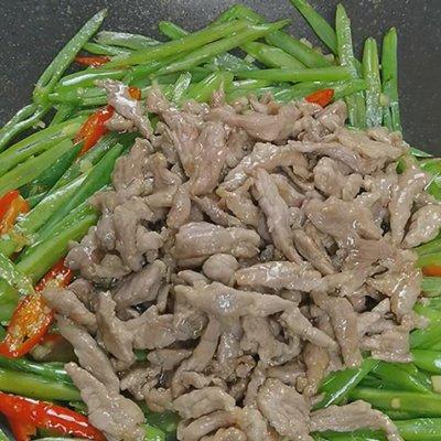 炒扁豆的家常做法，家常版扁豆炒肉的做法（为啥饭店的炒扁豆那么好吃）