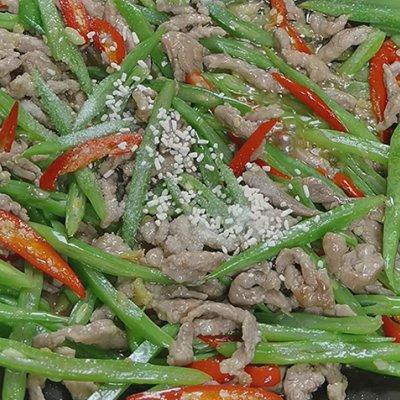 炒扁豆的家常做法，家常版扁豆炒肉的做法（为啥饭店的炒扁豆那么好吃）