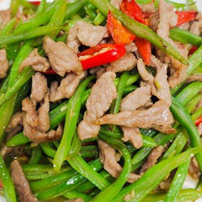 炒扁豆的家常做法，家常版扁豆炒肉的做法（为啥饭店的炒扁豆那么好吃）