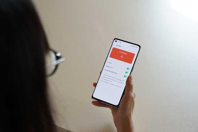 人在家中坐红包天上来？春节OPPO Reno5系列用户可以这样玩