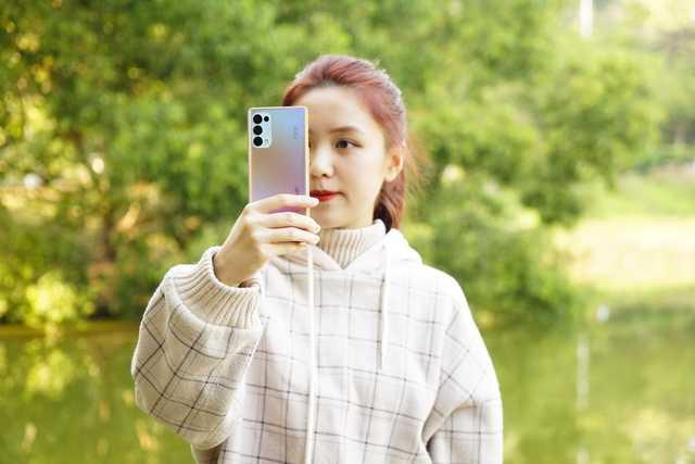 人在家中坐红包天上来？春节OPPO Reno5系列用户可以这样玩