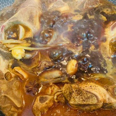 酱牛骨制作方法，这道酱牛骨比米其林大厨做的还好吃