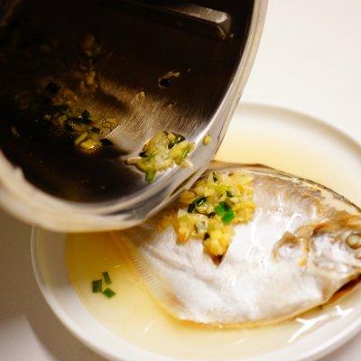 把全家人征服的葱油鲳鱼，蒸烤一体机怎么做海鲜大餐