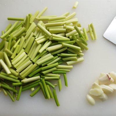 懒人必备这道核桃仁炒蒜苔，糖炒核桃仁怎么炒好吃