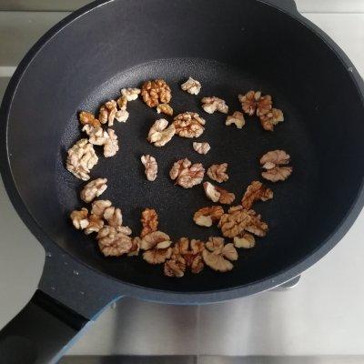 懒人必备这道核桃仁炒蒜苔，糖炒核桃仁怎么炒好吃