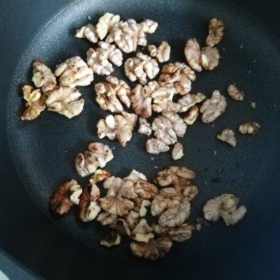 懒人必备这道核桃仁炒蒜苔，糖炒核桃仁怎么炒好吃