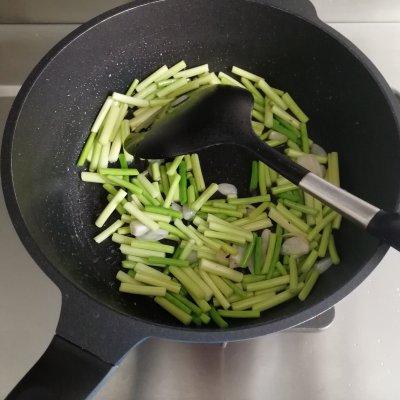 懒人必备这道核桃仁炒蒜苔，糖炒核桃仁怎么炒好吃