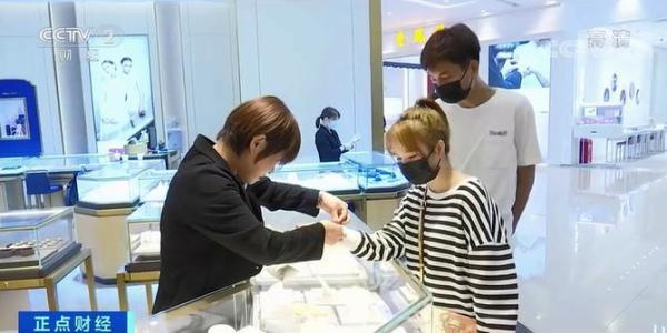 金价变动还怎么买黄金，挑准3个时间点较划算