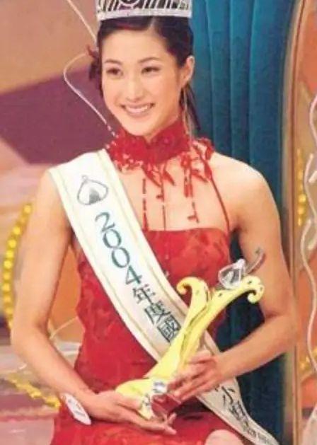 钟嘉欣自曝入行辛酸史，36岁钟嘉欣曝心酸经历