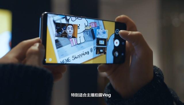 李佳琦跨界演电影，与刘昊然、彭昱畅同出境