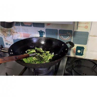 五花肉炒什么好吃，做出的爆炒五花肉越吃越香（怎么炒五花肉才嫩才好吃）