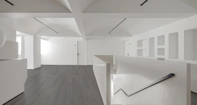 设计师品牌集合店，areyouin设计师品牌集合店