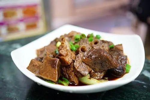 猪心为什么不能多吃（猪不能吃的部位图片）