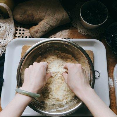 香烤芝士面包，有爱暖心冬日必备养生菜好吃易做的牛奶芝士吐司