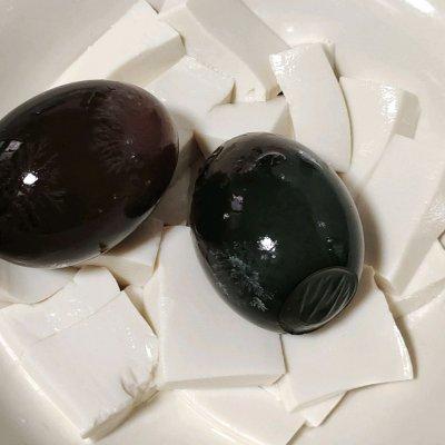 内酯豆腐皮蛋做法凉拌，皮蛋拌内酯豆腐最正确的做法