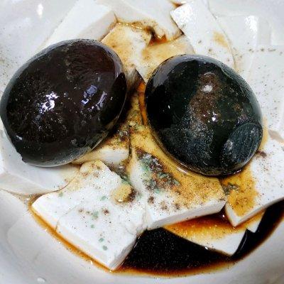 内酯豆腐皮蛋做法凉拌，皮蛋拌内酯豆腐最正确的做法