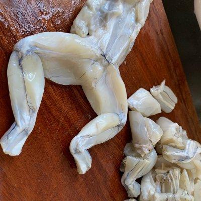 经典8道牛蛙做法，最让孩子停不下筷子的竟然是红烧牛蛙