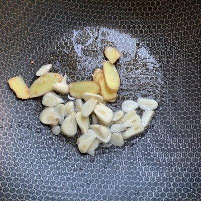 经典8道牛蛙做法，最让孩子停不下筷子的竟然是红烧牛蛙