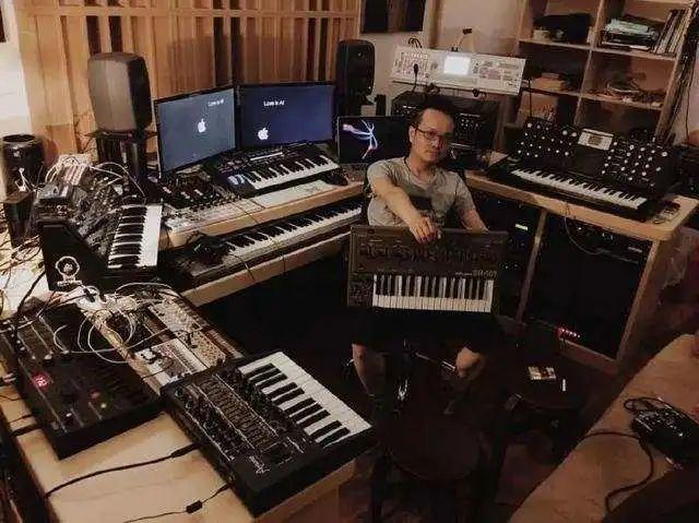 知名男歌手去世，盘点已故男歌手的经典绝唱