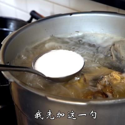 沈阳熏鸡架的做法，别对着沈阳烤鸡架流口水啦