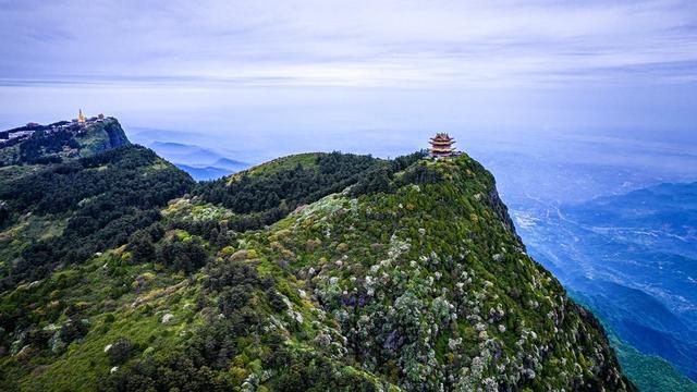 峨眉山金顶海拔多少米，峨眉山金顶能看到哪座山（四川峨眉山最高峰万佛顶5月27日起重新对外开放）