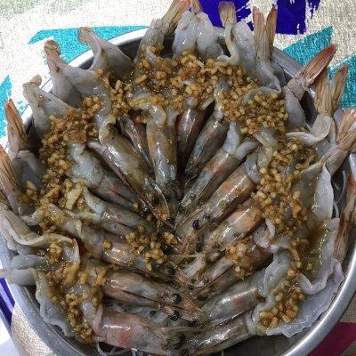 蒜蓉粉丝蒸虾的正宗做法，有了这些蒜蓉粉丝蒸虾