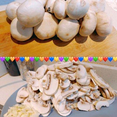 法式奶油蘑菇湯，法式奶油蘑菇湯在家就能輕松搞定（教你做法式浪漫的奶油蘑菇湯）