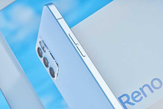 oppo reno6 三款评测，OPPOReno6体验测评小小身体
