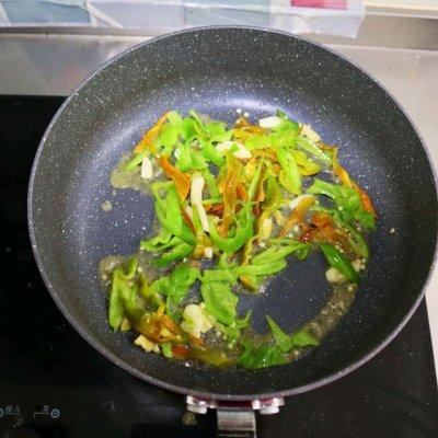 炒牛肉丝的做法，青椒爆炒牛肉丝的家常做法