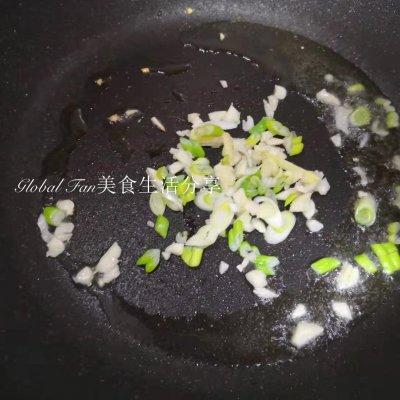 韩国美食芝士鱼饼，云吃韩国街边美食-辣白菜炒鱼饼