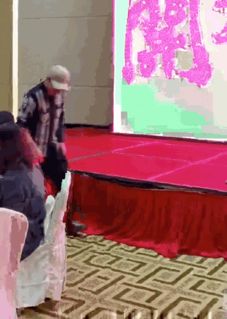 扪心自问：这季节洞洞鞋不香吗？ 七夕送女朋友什么礼物好最有意义
