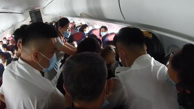 旅客突发急症 航班空中急返航 桂林飞潍坊航班上演暖心一幕 全球新闻风头榜 第1张