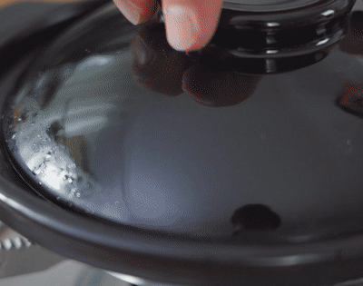 腊肉香肠煲仔饭，香肠腊肉煲仔饭做法（有菜有肉还有饭）