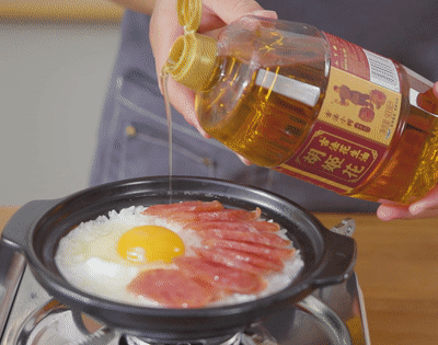 腊肉香肠煲仔饭，香肠腊肉煲仔饭做法（有菜有肉还有饭）