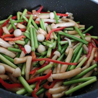 海鲜菇炒什么好吃，海鲜菇炒什么最好吃（美食推荐：海鲜菇炒鸡腿）