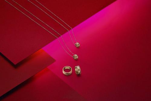 张艺兴咨询台微博，官方微博带话张艺兴（张艺兴微博更新台台存档。）