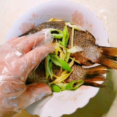 香葱烤鲫鱼简单做法，葱烤鲫鱼的做法