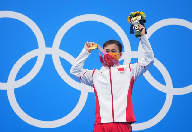 跳水运动员谢思埸摘金，杨浚瑄谢思埸施廷懋