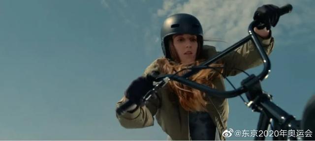 苏炳添属于五星红旗亮相闭幕式，苏炳添父亲？