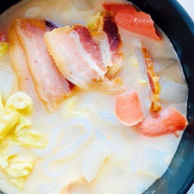 腊排骨火锅的做法，腊肉火锅做法图解（腊排骨火锅的家常做法）