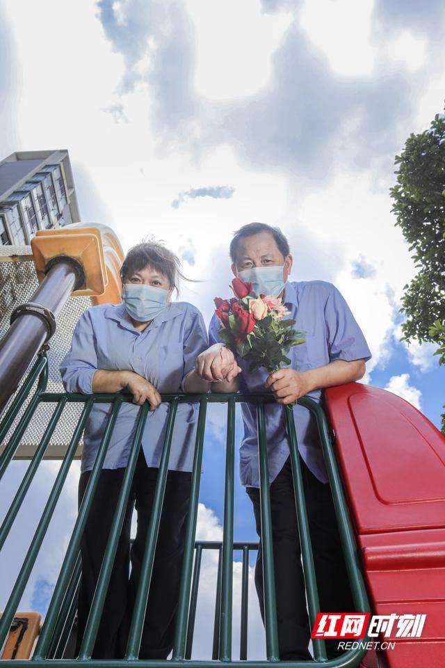 情人节送啥给女朋友图片故事｜七夕，良人相伴