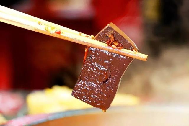 冷冻的鸭血怎么吃，鸭血不要只吃火锅了