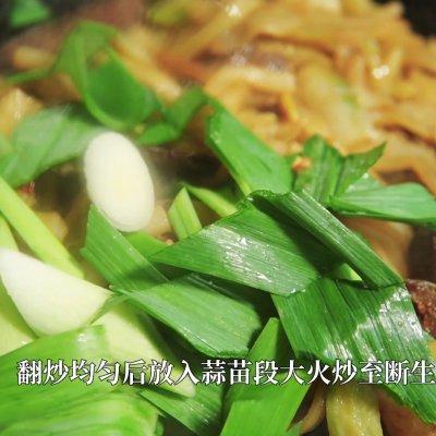 家常腊肉炒萝卜干怎么做，三分钟做好腊肠炒萝卜干