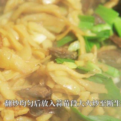 家常腊肉炒萝卜干怎么做，三分钟做好腊肠炒萝卜干