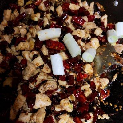 重庆辣子鸡做法好吃易学，香辣过瘾正宗重庆辣子鸡简单巨下饭