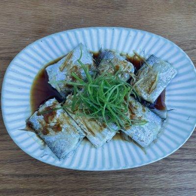 蒸带鱼的家常做法，新鲜清蒸带鱼家常做法全过程（少油少盐的清蒸带鱼）