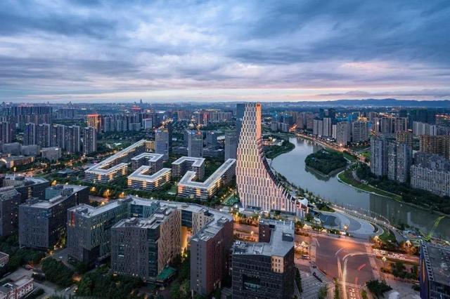 成都市五城区常住人口，成都晋升全国超大城市